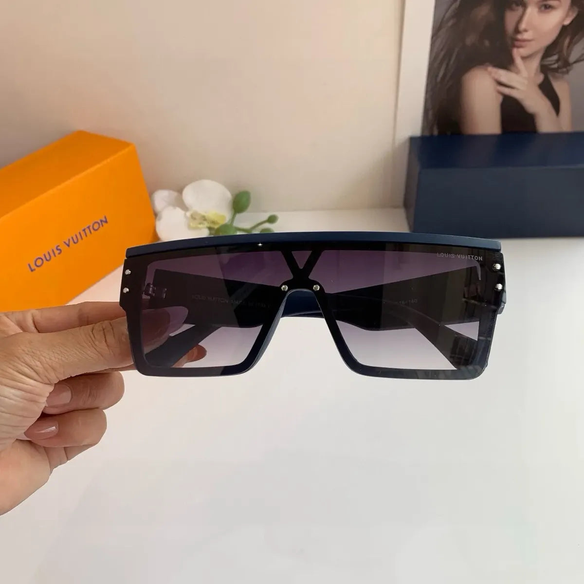 Louis Lentes Vuitton Waimea