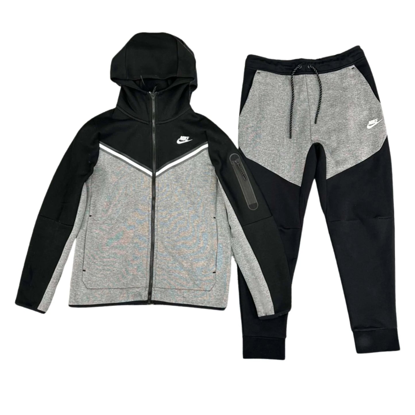 Conjunto Nike Tech Negro y Gris
