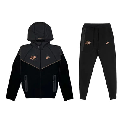 Conjunto Syna x Nike Tech