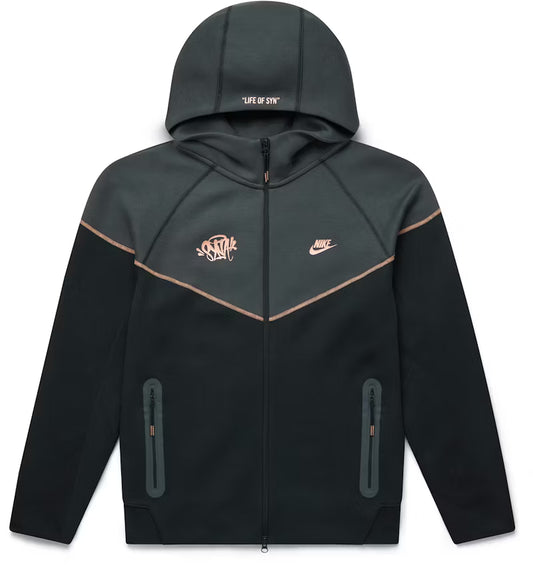 Polerón Syna x Nike Tech