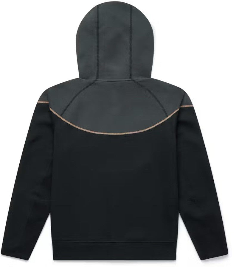 Polerón Syna x Nike Tech